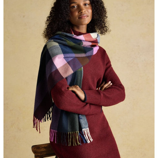 Young Ideas/Henmores - Langtree Scarf - Berry Red - OS