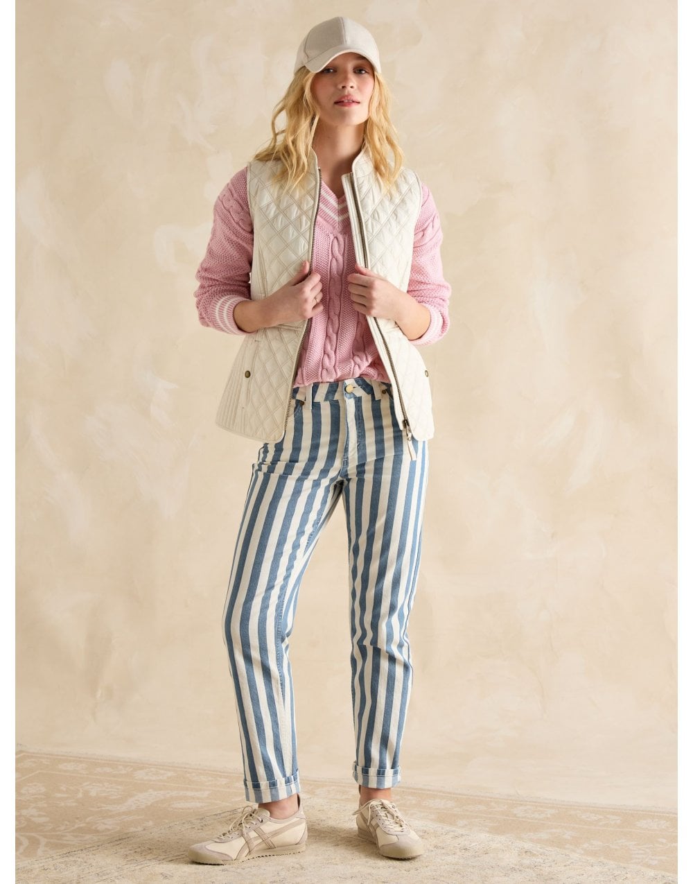 Young Ideas/Henmores - Minx Diamond Quilt Gilet - Black - 8