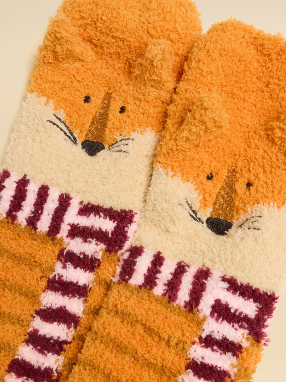 Young Ideas & Henmores -Novelty Fluffy Socks -Orange Fox -OS