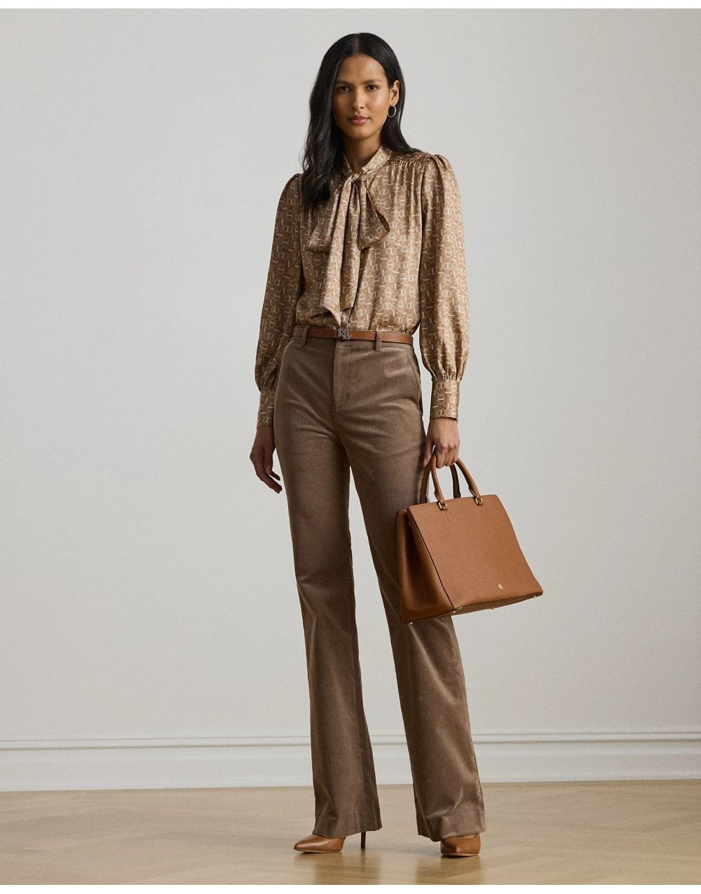 Young Ideas/Henmores - Klaryce Luxe Twill Pussy Bow Blouse - taupe - S