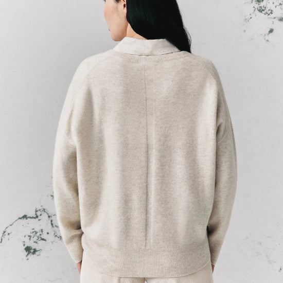 Young Ideas & Henmores -Balta Cashmere V Neck Jumper -001 Turtledove -S