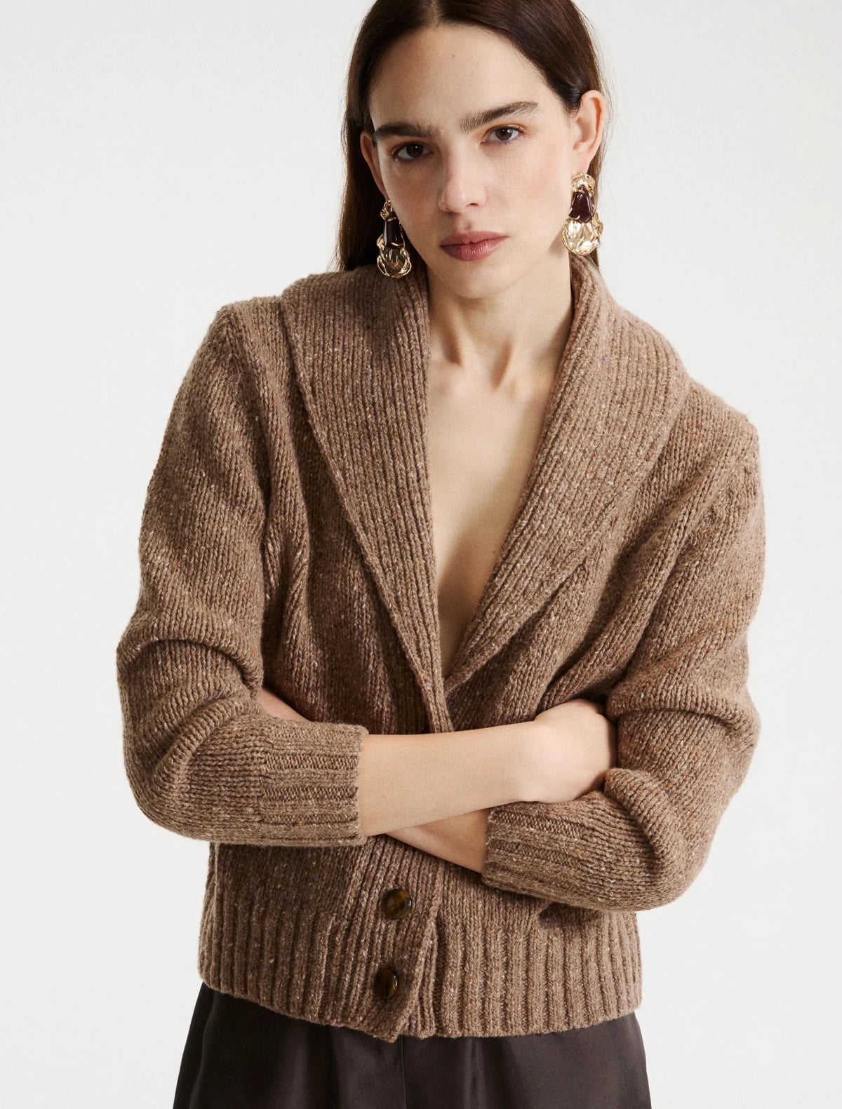 Young Ideas & Henmores -Geode Low V Buttoned Cardigan -001 Hazelnut Brown -XS