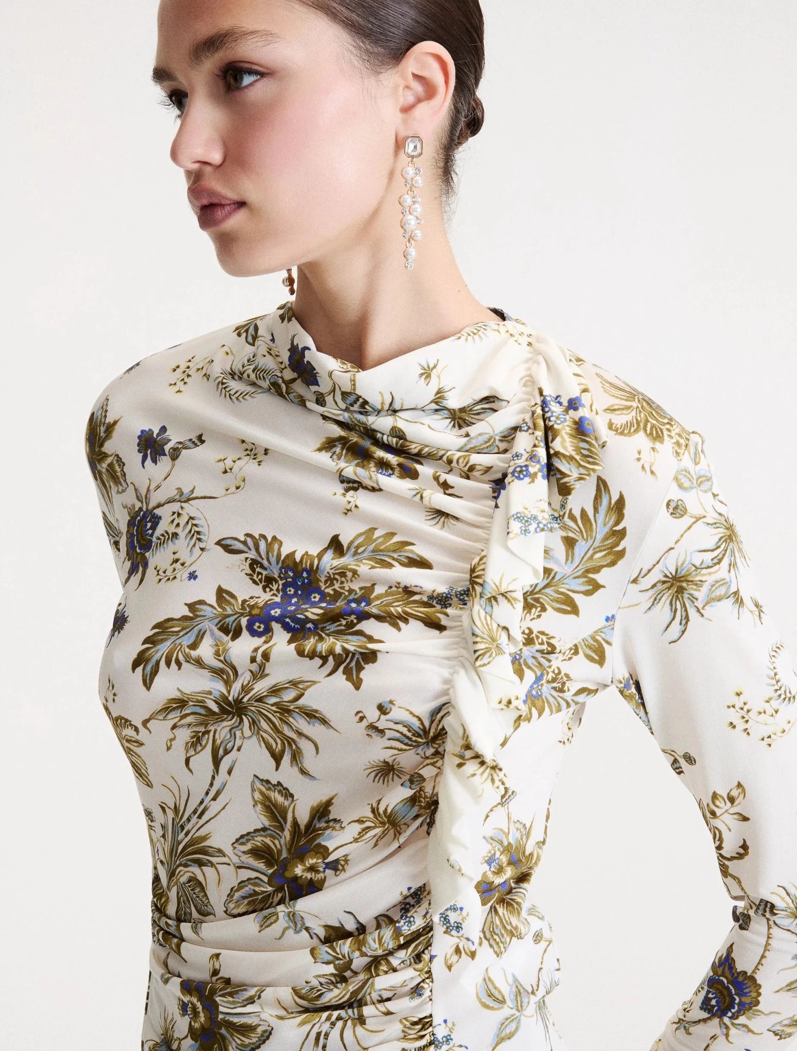 Young Ideas & Henmores -Pere Floral Ruched Top -004 White Multi -S