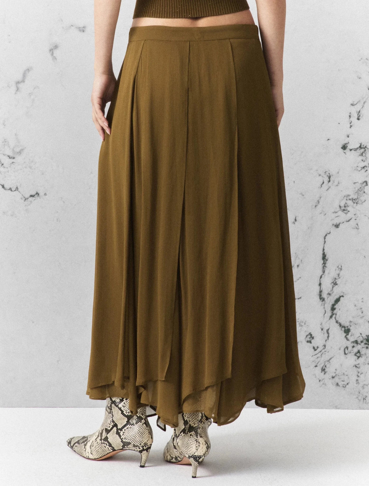 Young Ideas & Henmores -Zattera Crepe Soft Pleat Midi Skirt -004 Oil Green -8