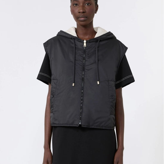 Young Ideas & Henmores -Accenni Quilted Hooded Gilet -005 Black -XS