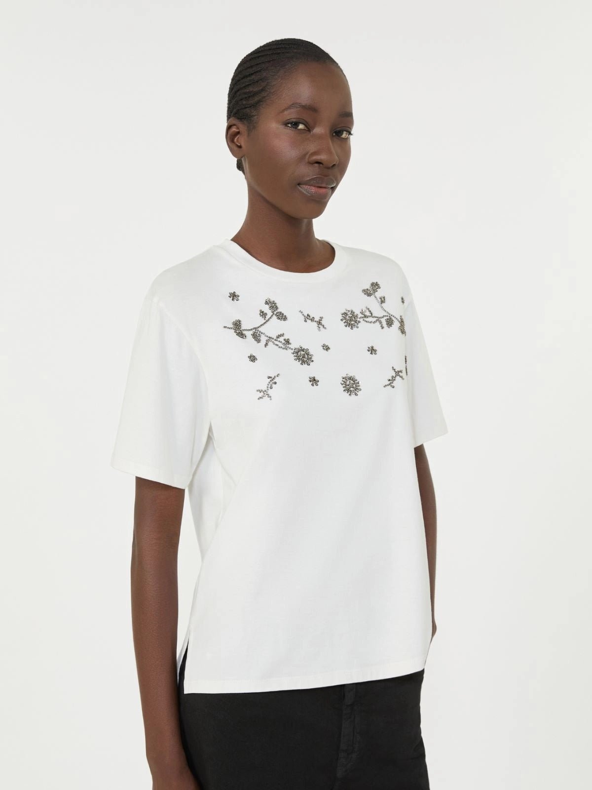 Young Ideas/Henmores - Agile Flowers Embroidery T-Shirt - 003 White - S