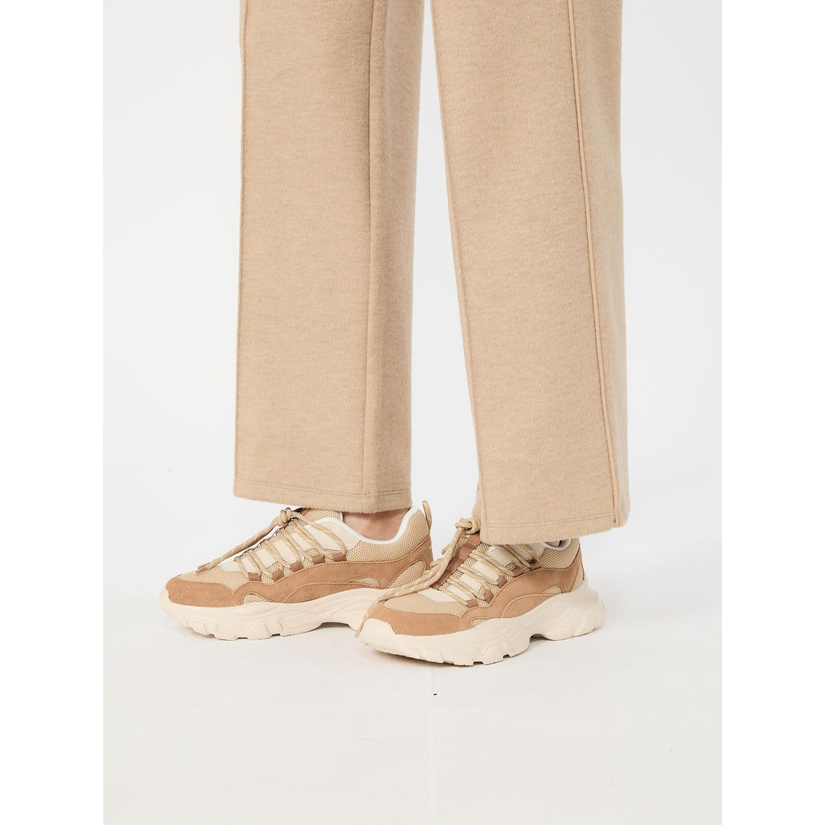 Young Ideas & Henmores -Ancora Trainers -003 Beige -4