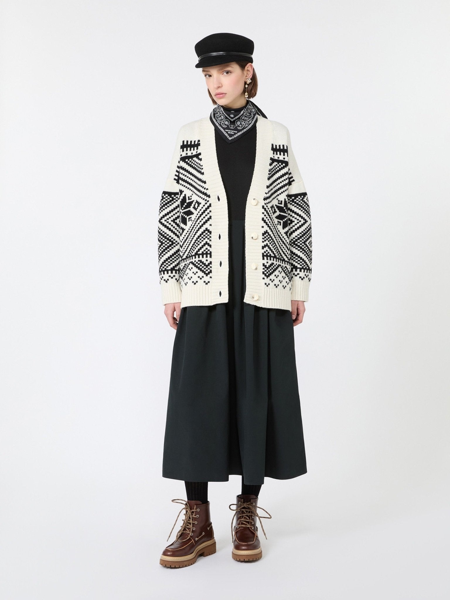 Young Ideas & Henmores -Belgio Jacquard Oversized Cardigan -004 Black/White -XS