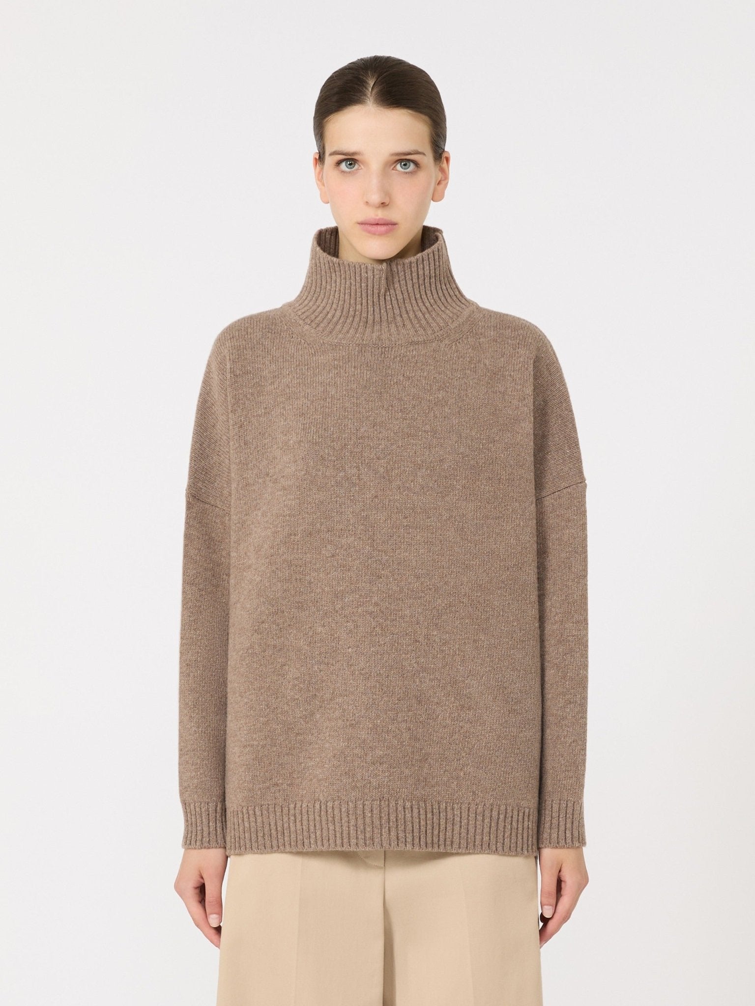 Young Ideas & Henmores -Borgia High Neck Relaxed Jumper -004 Hazelnut Brown -XS