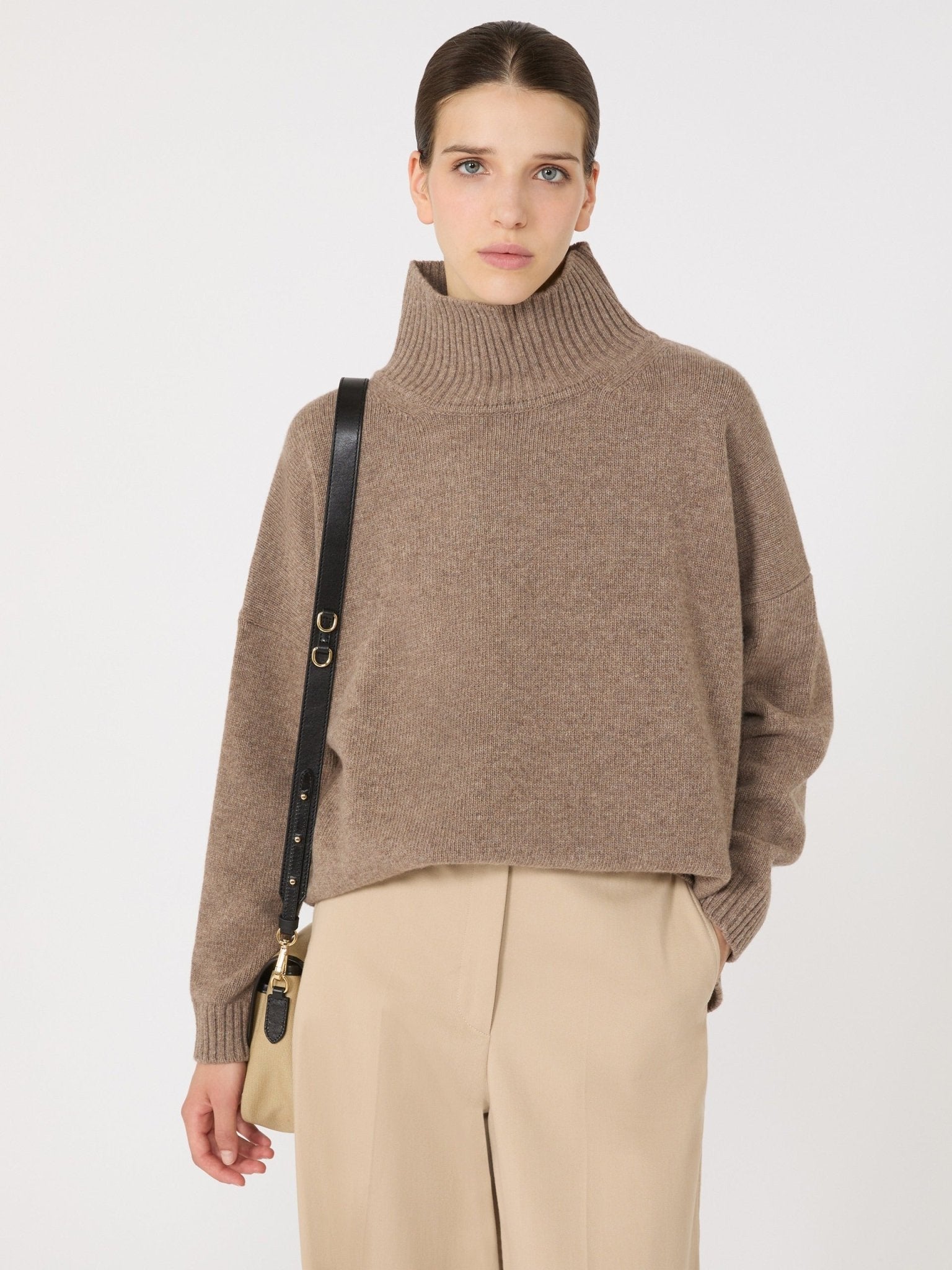 Young Ideas & Henmores -Borgia High Neck Relaxed Jumper -004 Hazelnut Brown -XS