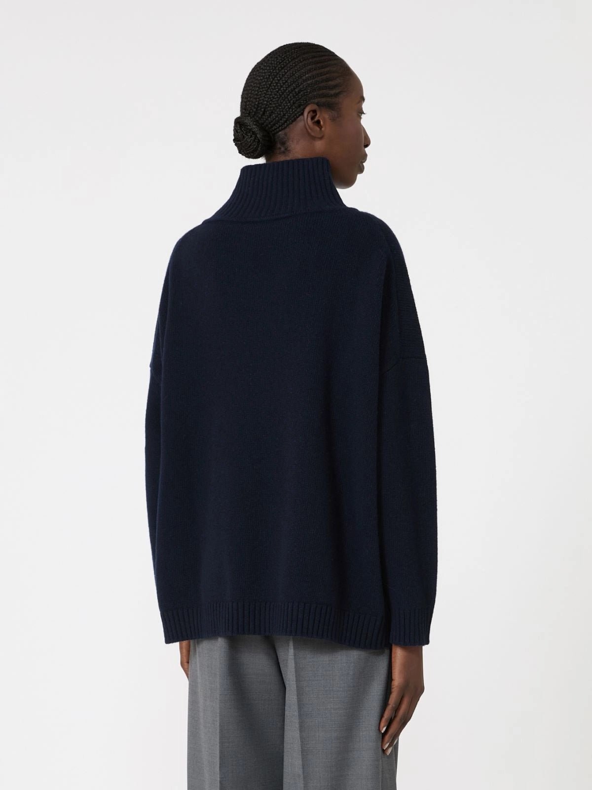 Young Ideas & Henmores -Borgia High Neck Relaxed Jumper -010 Navy -XS