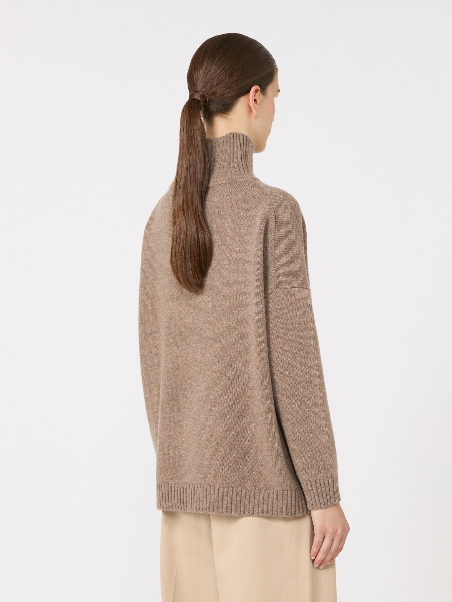 Young Ideas & Henmores -Borgia High Neck Relaxed Jumper -004 Hazelnut Brown -XS