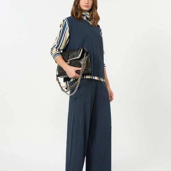 Young Ideas & Henmores -Ere Plisse Sleeveless Top -004 Navy -XS