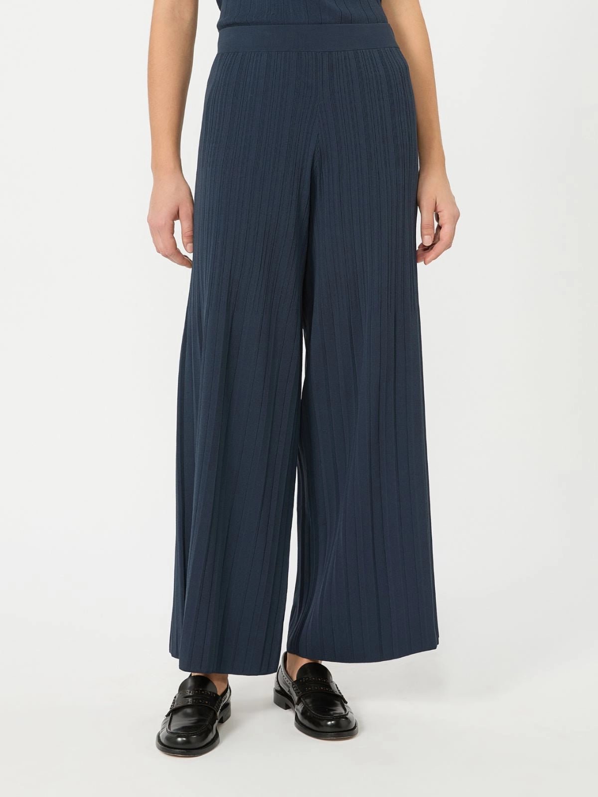 Young Ideas & Henmores - Garza Plisse Wide Leg Trousers - 004 Navy - XS