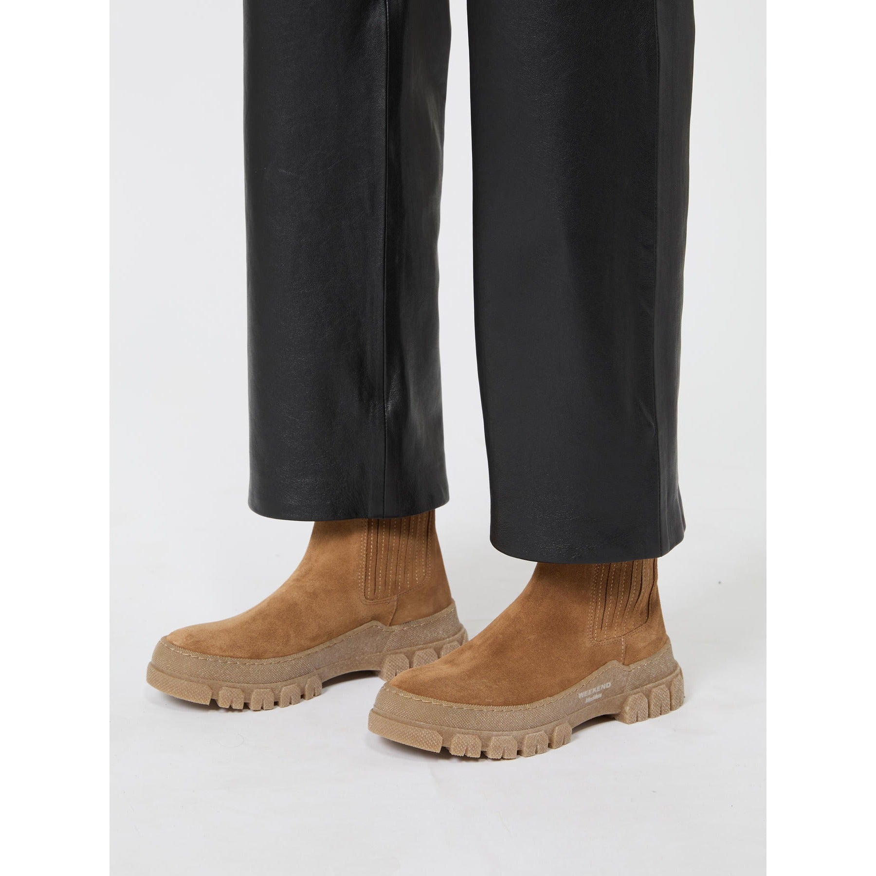 Young Ideas & Henmores -Genepi Suede Ankle Boots -001 Camel -4
