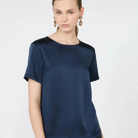 Young Ideas & Henmores -Gilbert Satin Short Sleeve Top -007 Navy -S