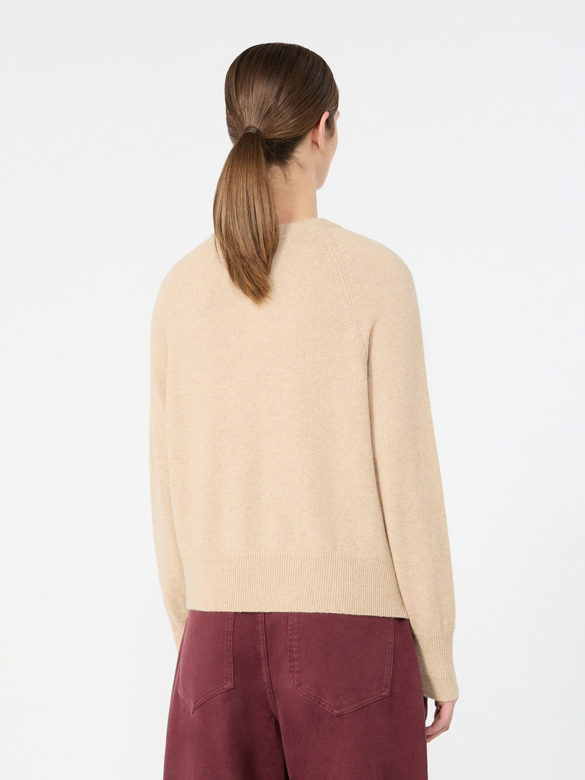 Young Ideas & Henmores -Padre V Neck Cashmere Jumper -002 Beige -XS