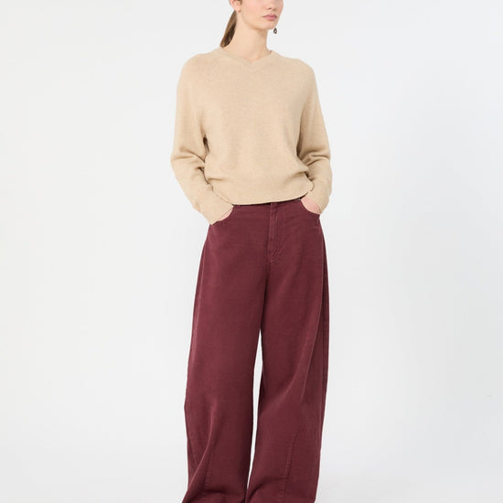 Young Ideas & Henmores -Padre V Neck Cashmere Jumper -002 Beige -XS