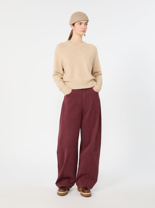 Young Ideas & Henmores -Padre V Neck Cashmere Jumper -002 Beige -XS