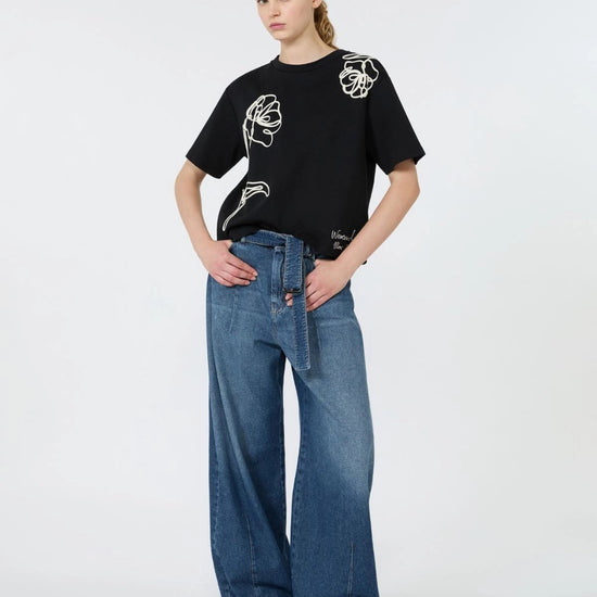 Young Ideas & Henmores -Sala Flower Embroidered T-Shirt -008 Black -XS