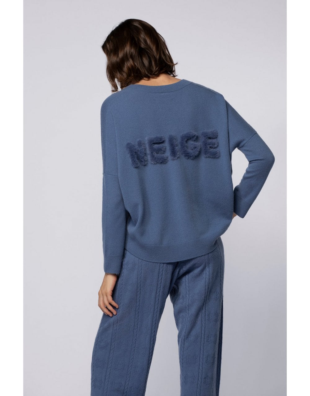 Young Ideas/Henmores - Pacy Neige Detail V Neck Jumper - Ocean Blue - S