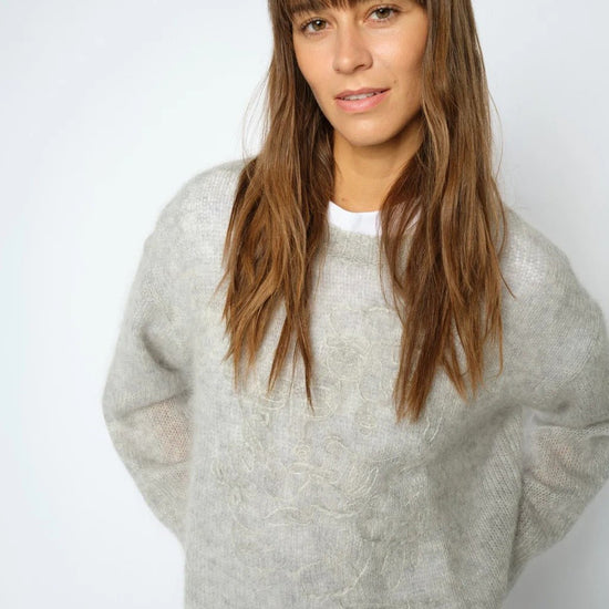 Young Ideas & Henmores -Bernat Aroa Embroidered Jumper -876 Light Grey Melange -XS