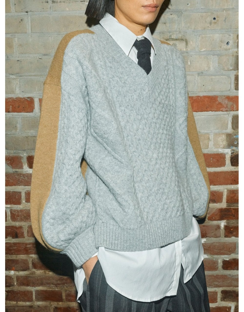 Young Ideas/Henmores - Beth Ottili Contrast V Neck Jumper - 919 Grey Melange Multi - XS