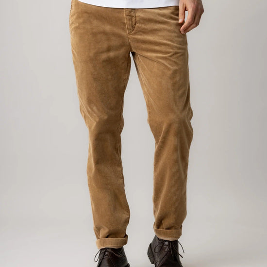 Young Ideas & Henmores -Hunt Corduroy Trouser -697 Toffee -32