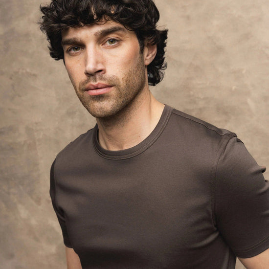 Young Ideas & Henmores -Perry T-Shirt -469 Navy -M