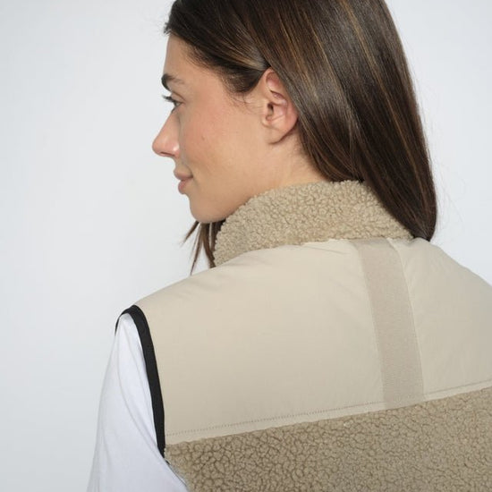 Young Ideas & Henmores -Rowe Eli Teddy Gilet -174 Feather Grey -XS