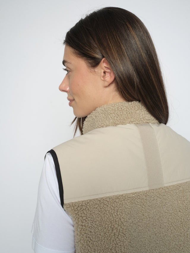 Young Ideas & Henmores -Rowe Eli Teddy Gilet -174 Feather Grey -XS