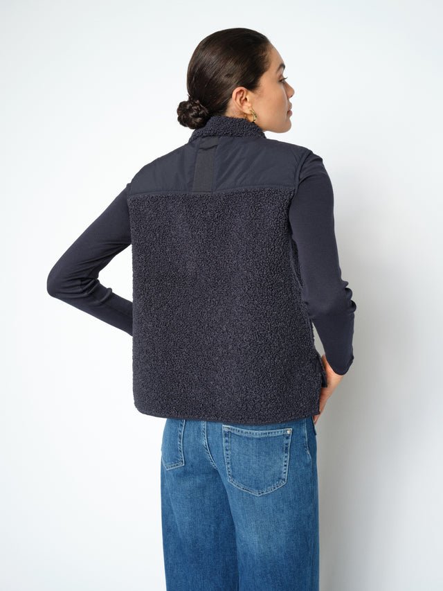 Young Ideas & Henmores -Rowe Eli Teddy Gilet -468 Salute Navy -XS