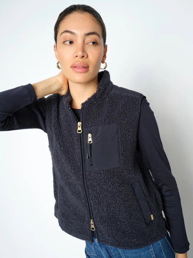Young Ideas & Henmores -Rowe Eli Teddy Gilet -468 Salute Navy -XS