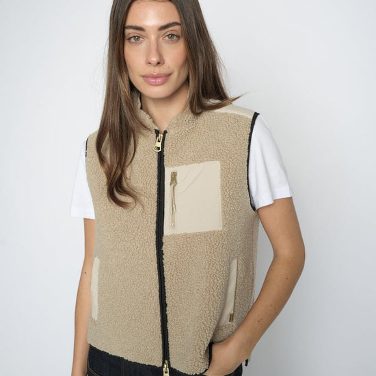 Young Ideas & Henmores -Rowe Eli Teddy Gilet -174 Feather Grey -XS