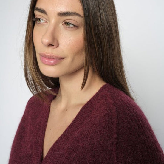 Young Ideas & Henmores -Thora Lizet Short Knit Cardigan -273 Cabernet -XS