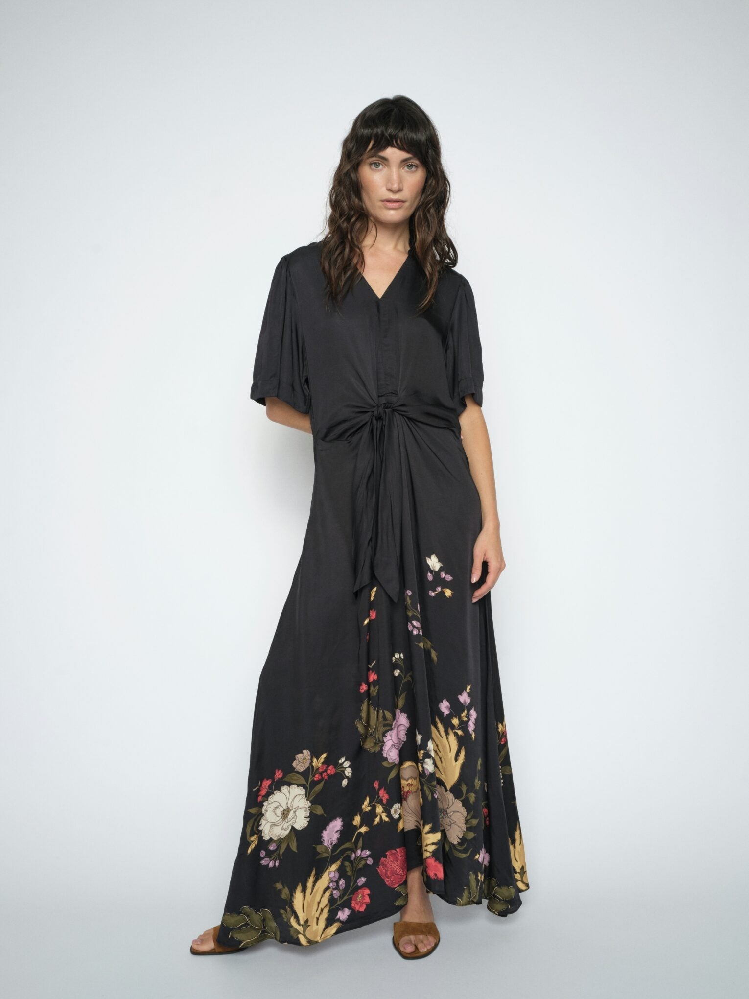 Young Ideas & Henmores -Wandi Flowwi Knot Detail Dress -801 Black -XS