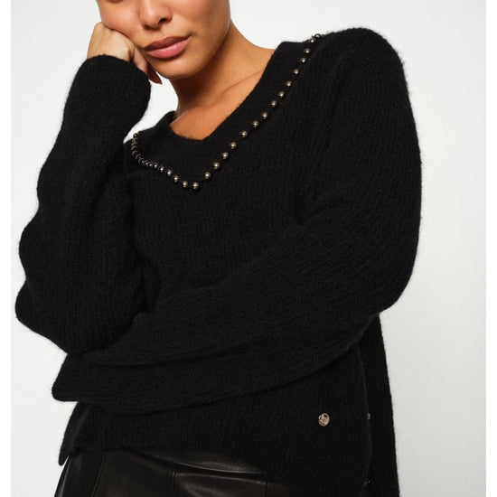 Young Ideas/Henmores - Zora V - Neck Bead Knitted Jumper - 801 Black - XS