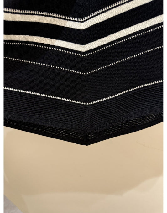 Young Ideas/Henmores - Striped V Neck Relaxed Jumper - Black - 10