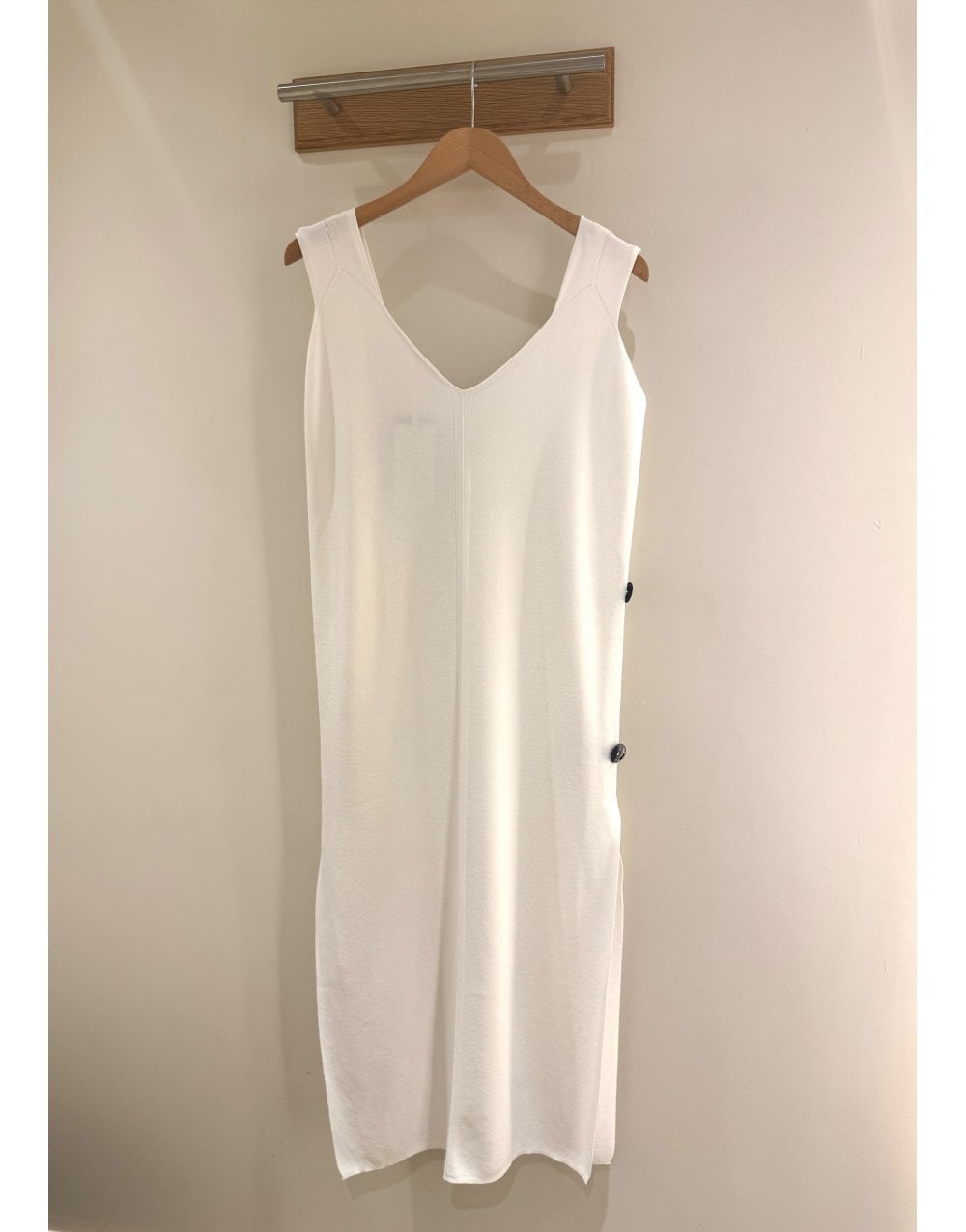 Young Ideas/Henmores - V Neck Sleeveless Button Detail Midi Dress - White - 8