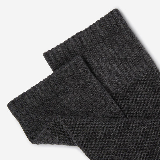 Young Ideas & Henmores -Cuba Knitted Socks -Burgundy -M