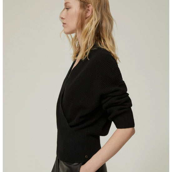 Young Ideas/Henmores - Ovest Crossover Jumper - 007 Black - XS