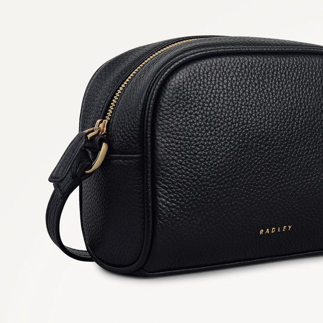 Young Ideas & Henmores - Daily Zip Around Crossbody Bag - Black - OS