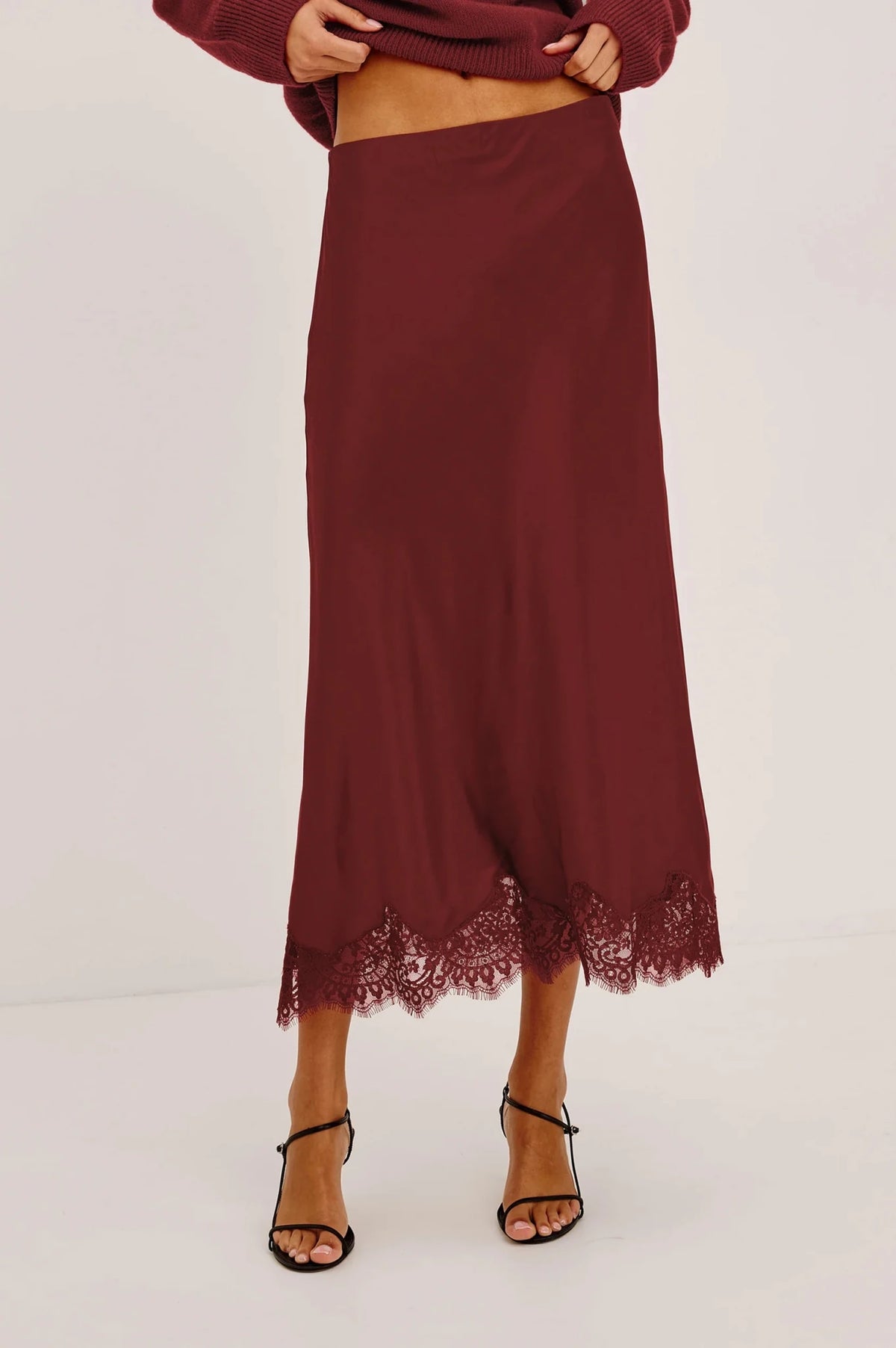 Young Ideas & Henmores -Ebony Lace Detail Skirt -Crimson -S