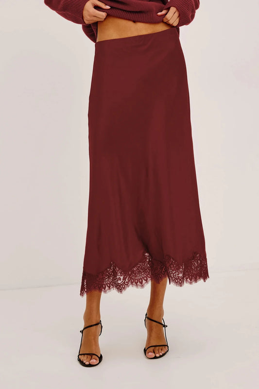 Young Ideas & Henmores -Ebony Lace Detail Skirt -Crimson -S