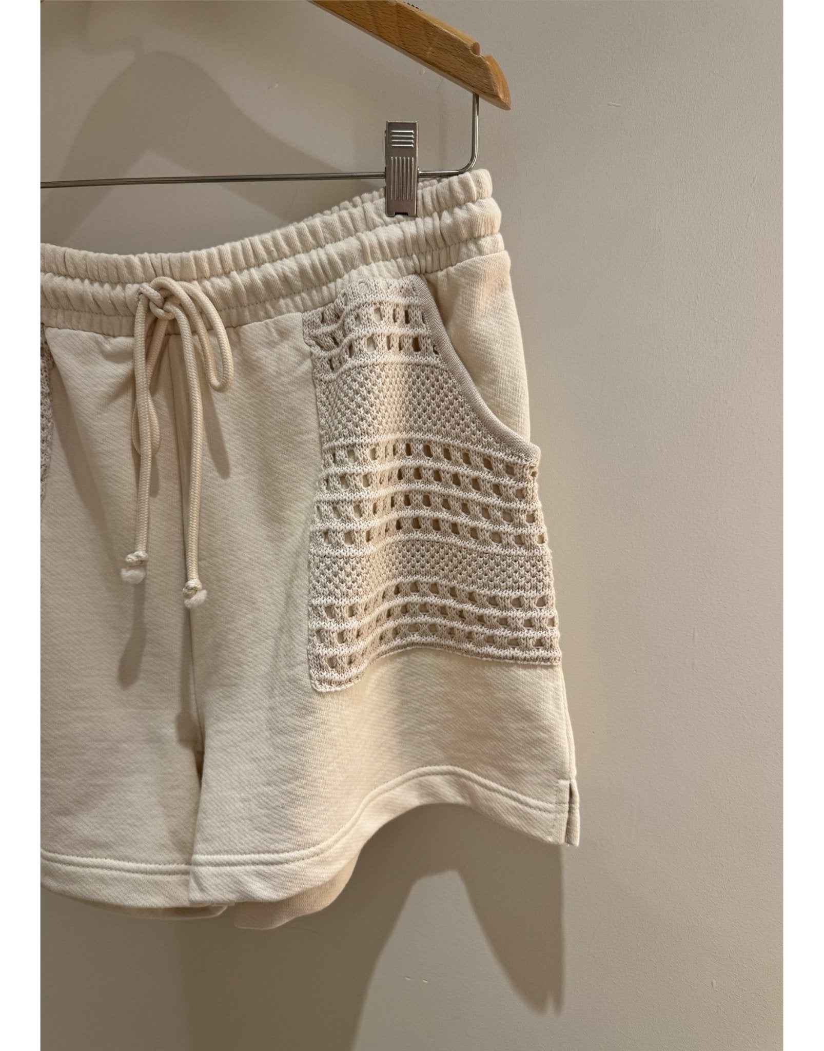 Young Ideas/Henmores - Eddie Crochet Pocket Shorts - oat - XS