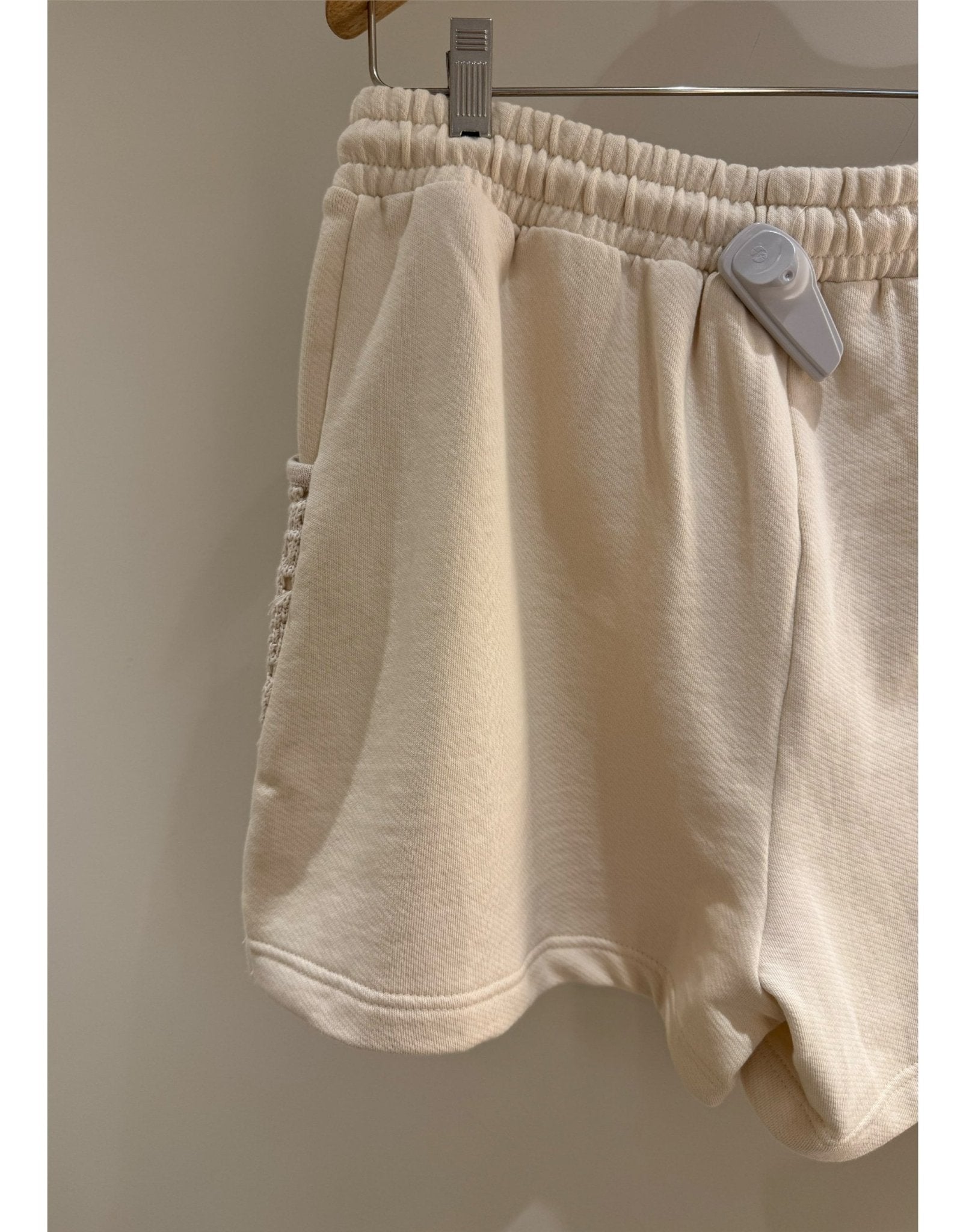 Young Ideas/Henmores - Eddie Crochet Pocket Shorts - oat - XS