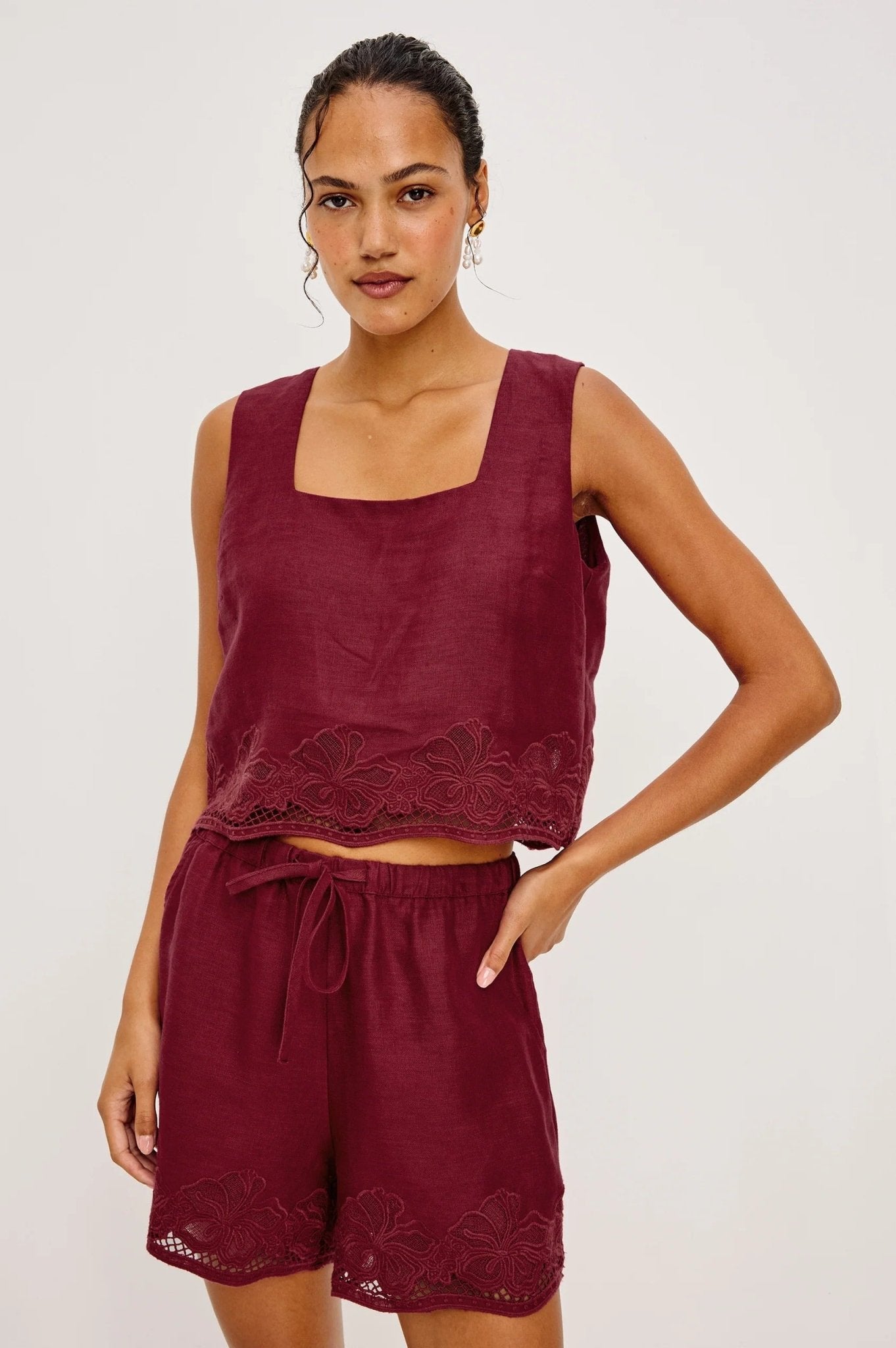 Young Ideas/Henmores - Jenner Linen Embroidered Shorts - Berry Hibiscus - XS