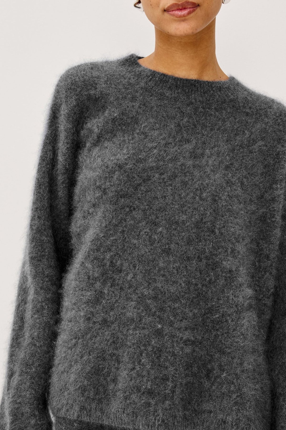 Young Ideas & Henmores -Joel Crew Neck Jumper -Charcoal -S