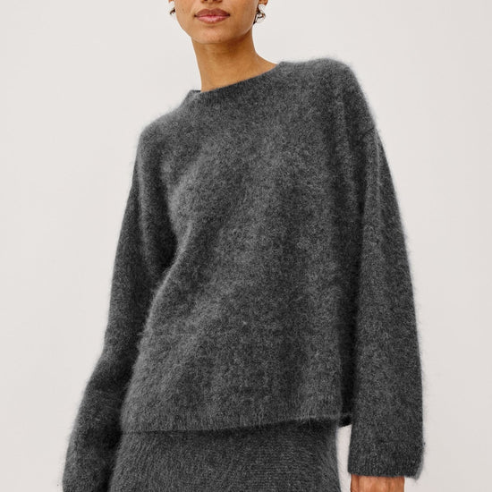 Young Ideas & Henmores -Joel Crew Neck Jumper -Charcoal -S