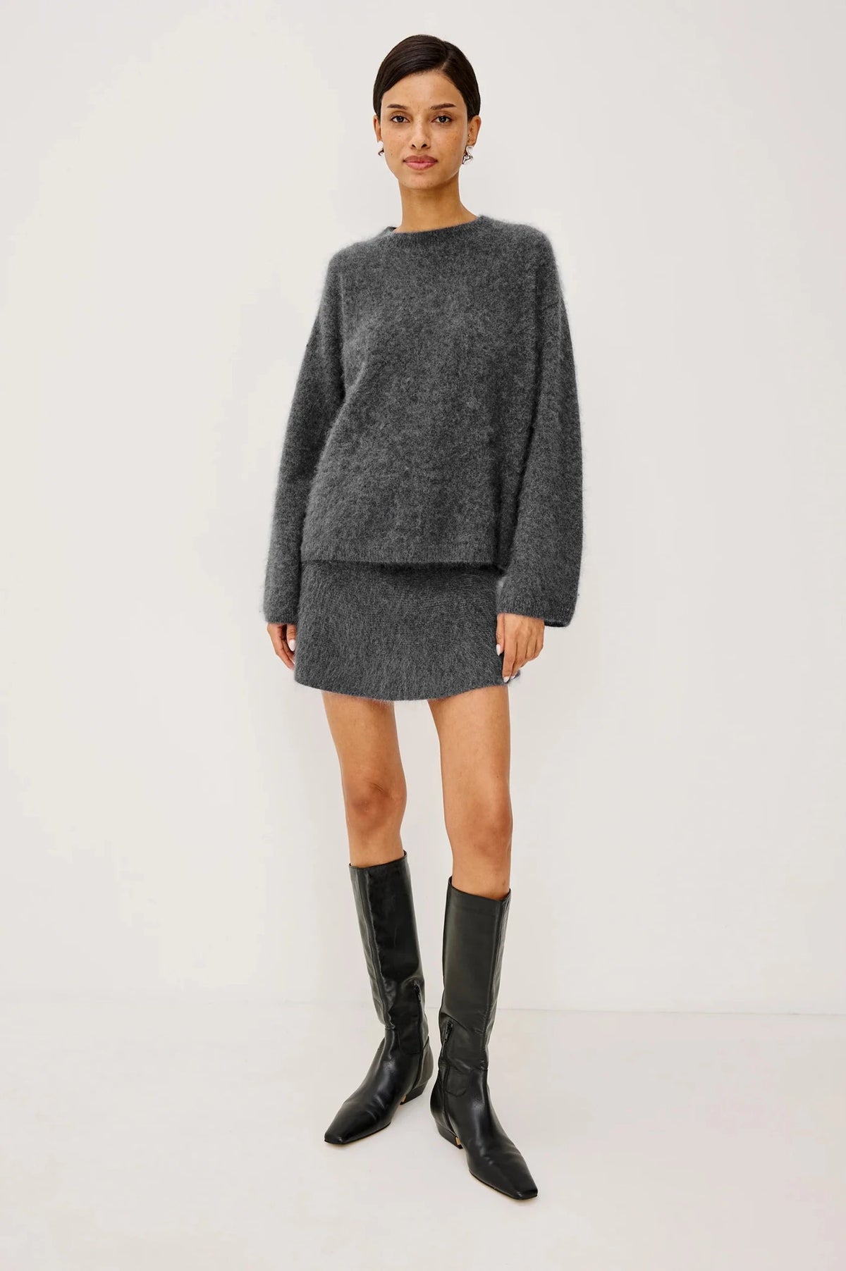 Young Ideas & Henmores -Joel Crew Neck Jumper -Charcoal -S